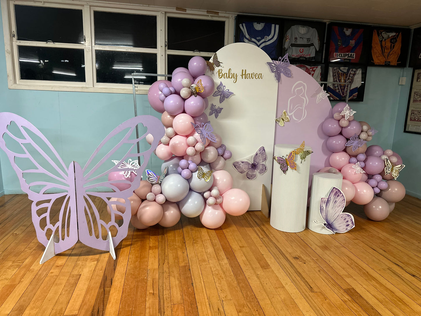 PREMIUM BUTTERFLY - custom colour balloons included