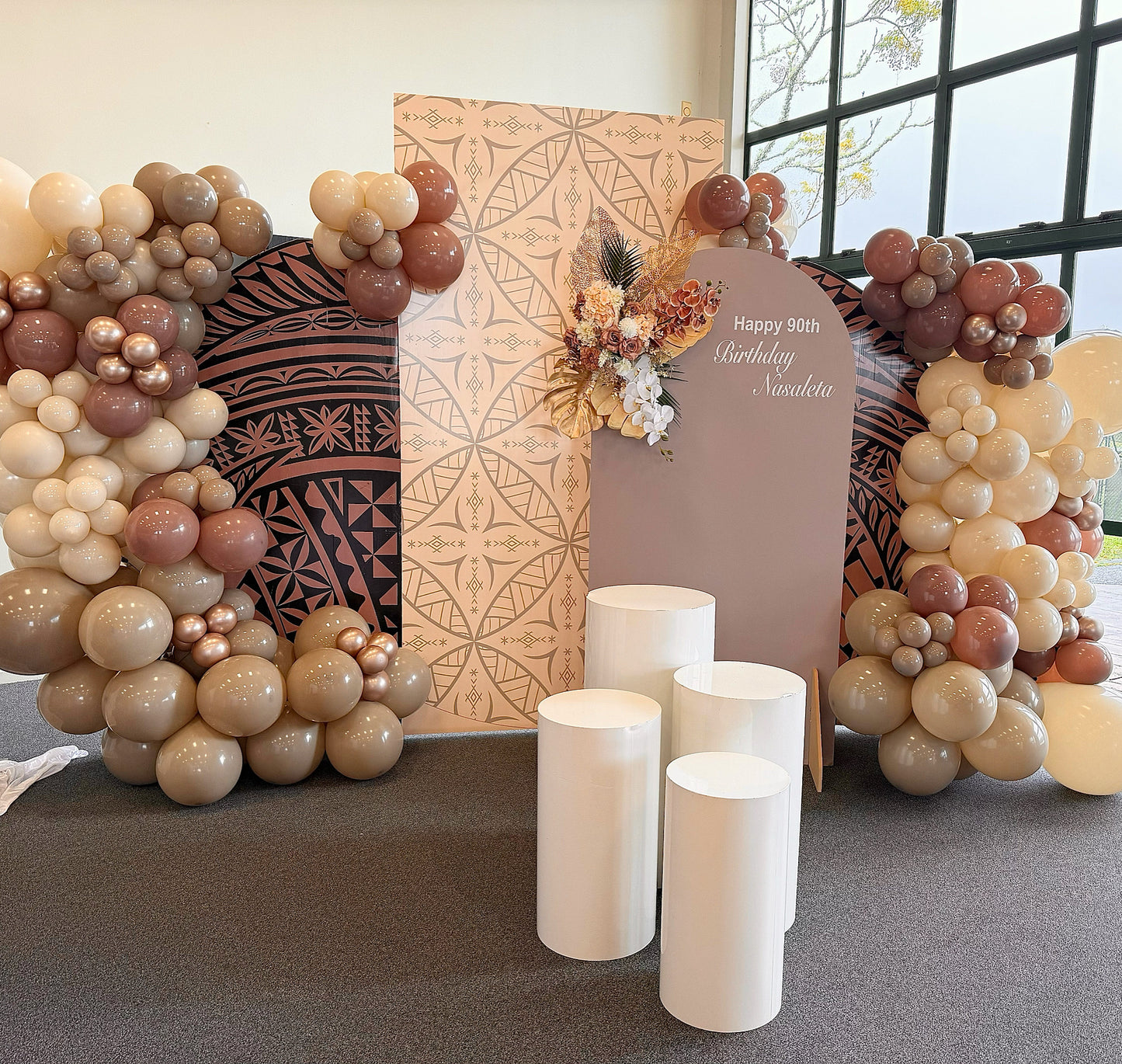 POLY LUXE