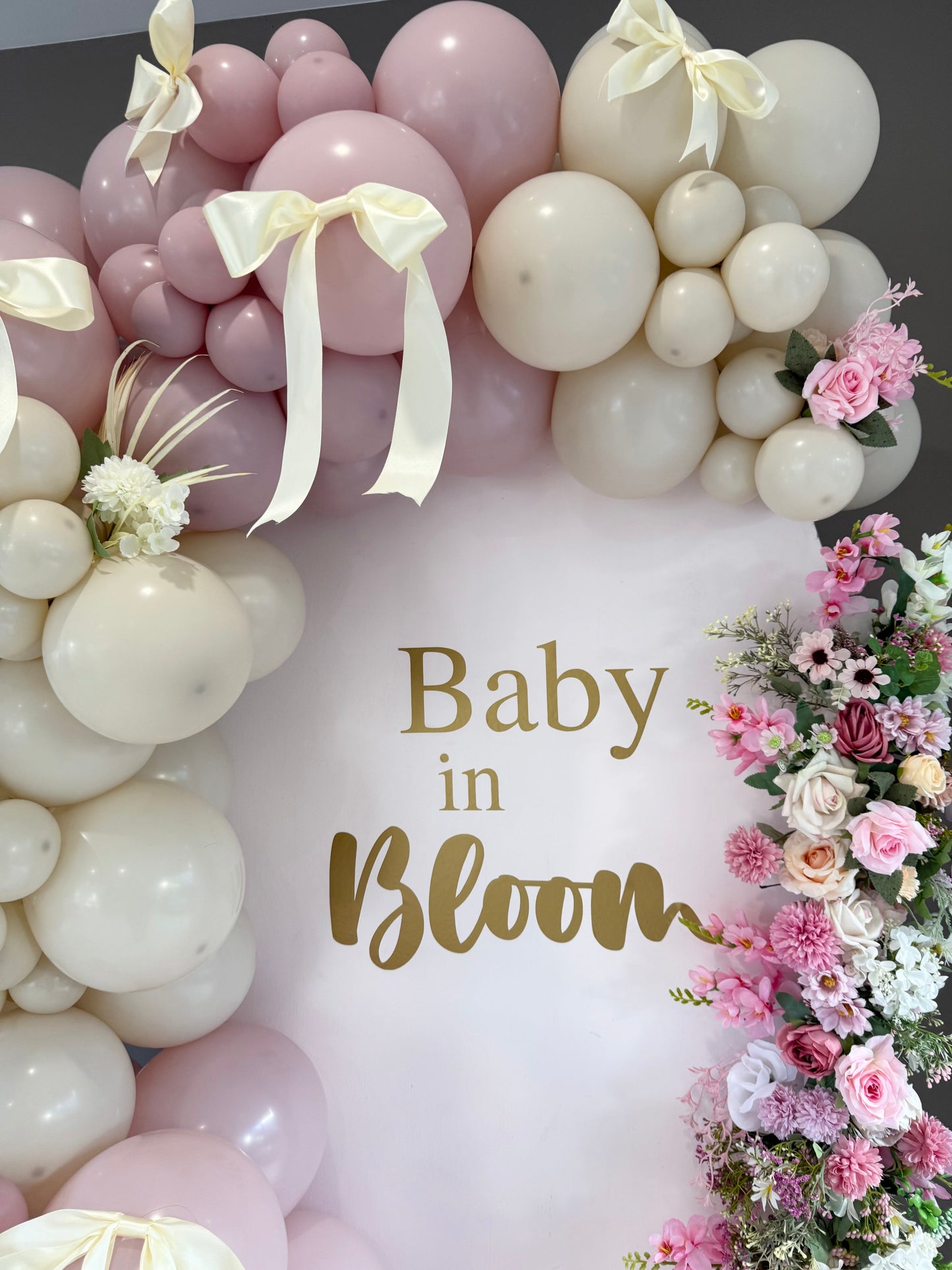 Bows & Blooms